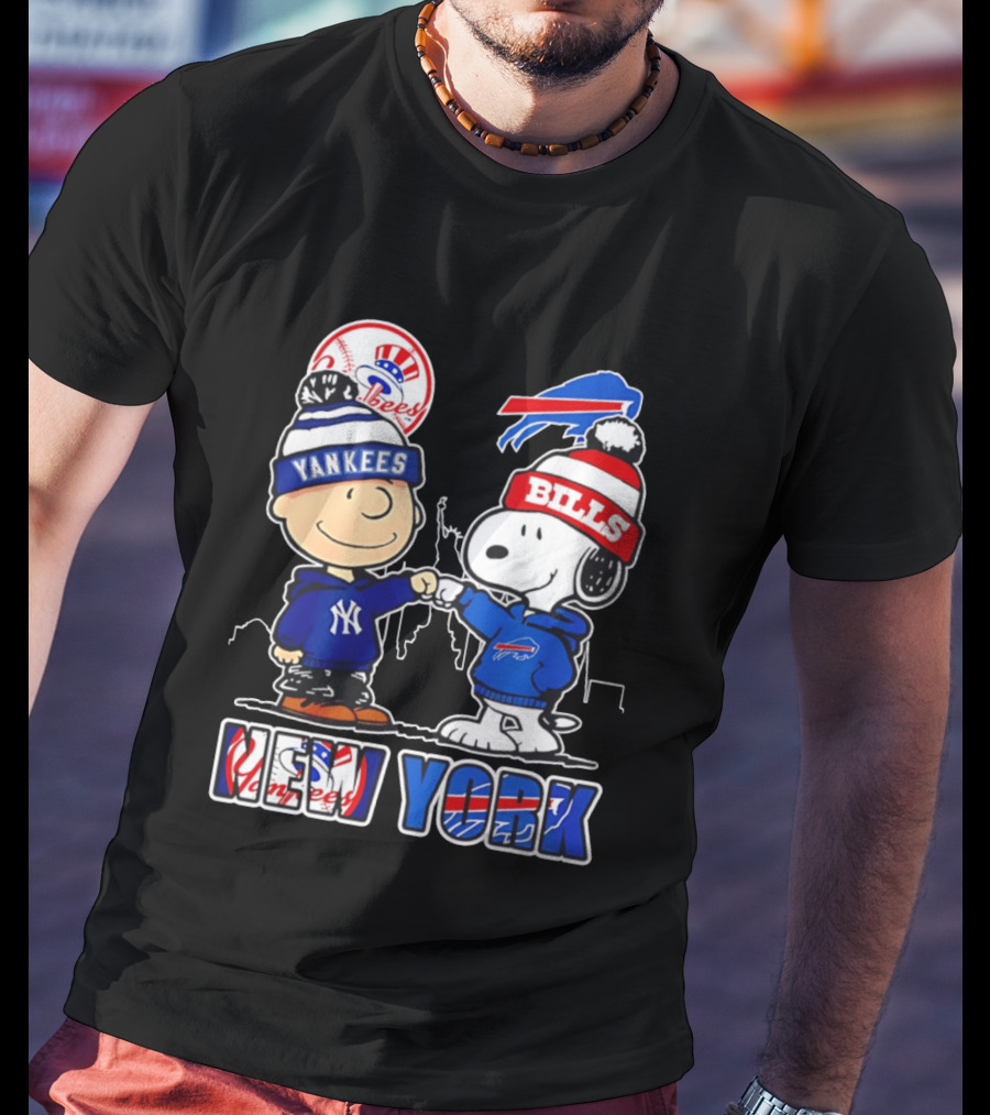 New York Yankees Buffalo Bills Charlie Brown Snoopy Fist Bump Skyline T-Shirt