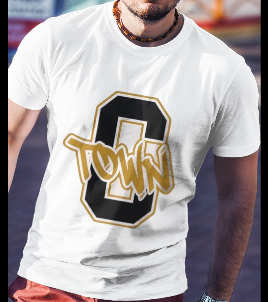 O Town Vintage Varsity Style בצ פjfgh T-Shirt