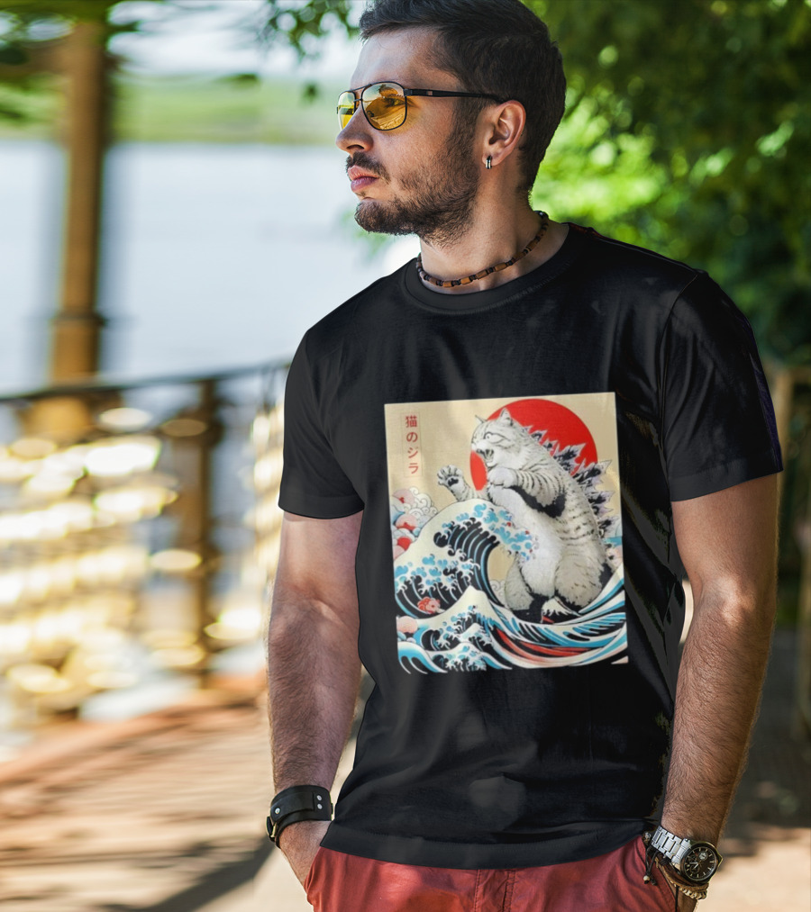 Catzilla Ukiyo-e Japanese 猫のジラ Kanagawa Waves Red Sun T-Shirt