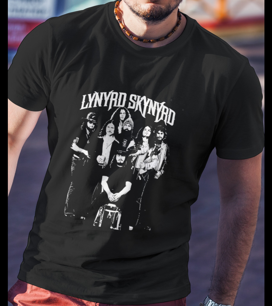 Lynyrd Skynyrd Band Group Photo Vintage Style T-Shirt