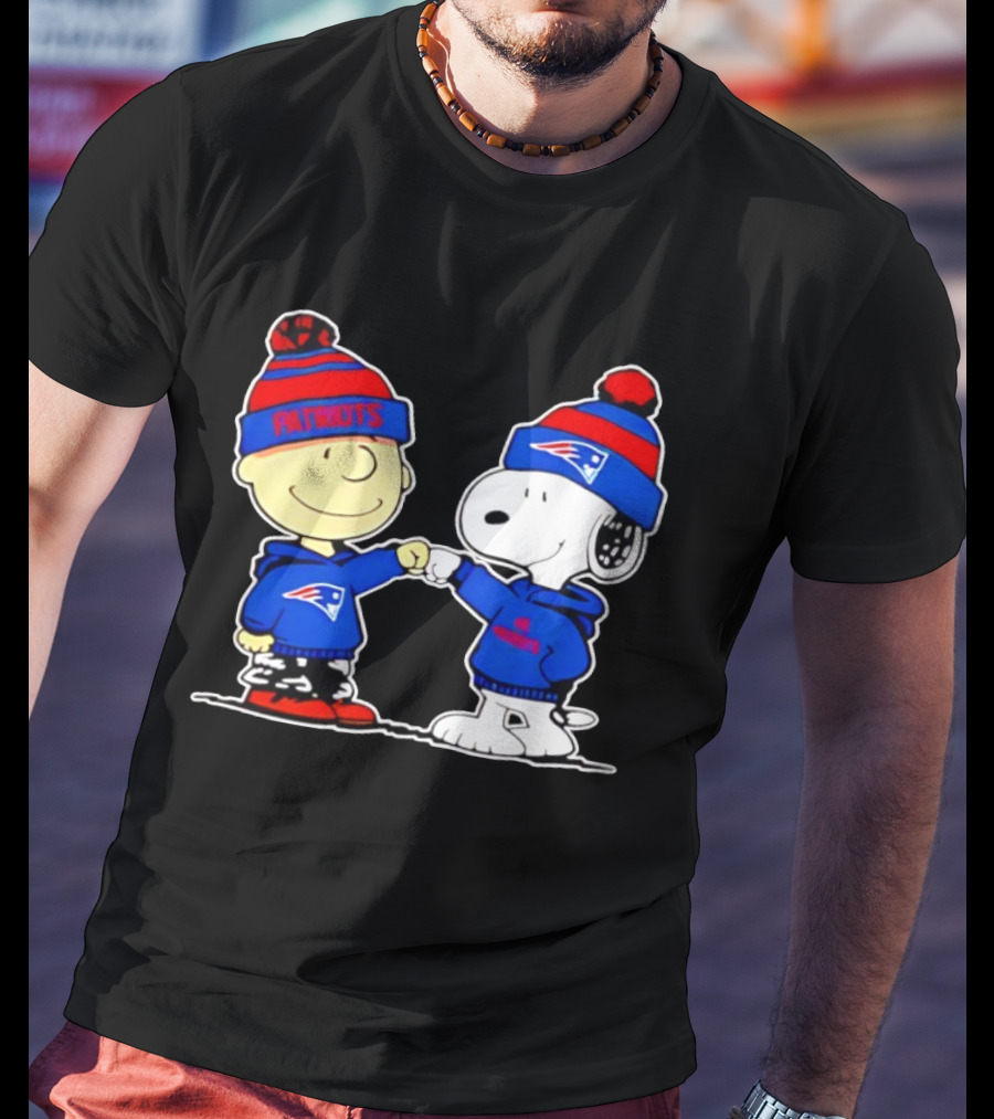 Snoopy And Charlie Brown Patriots Beanie Fist Bump T-Shirt