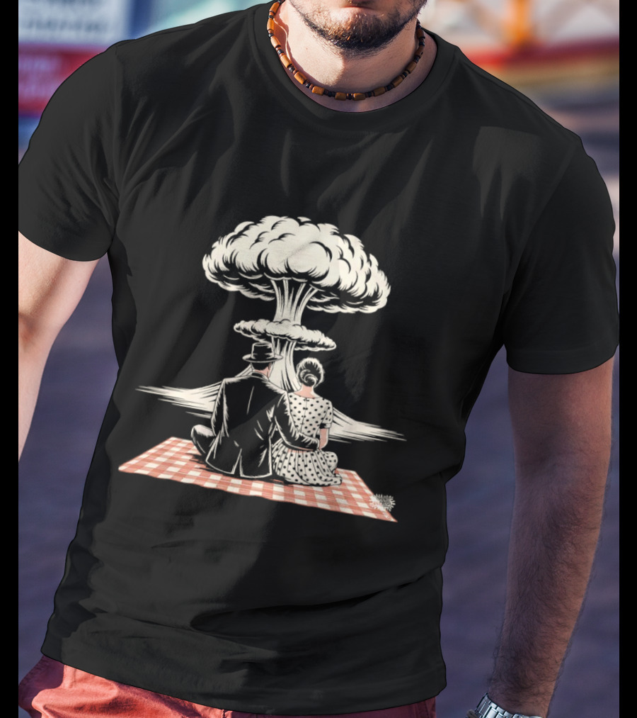 Atomic Picnic Romance End Of The World Mushroom Cloud Couple T-Shirt