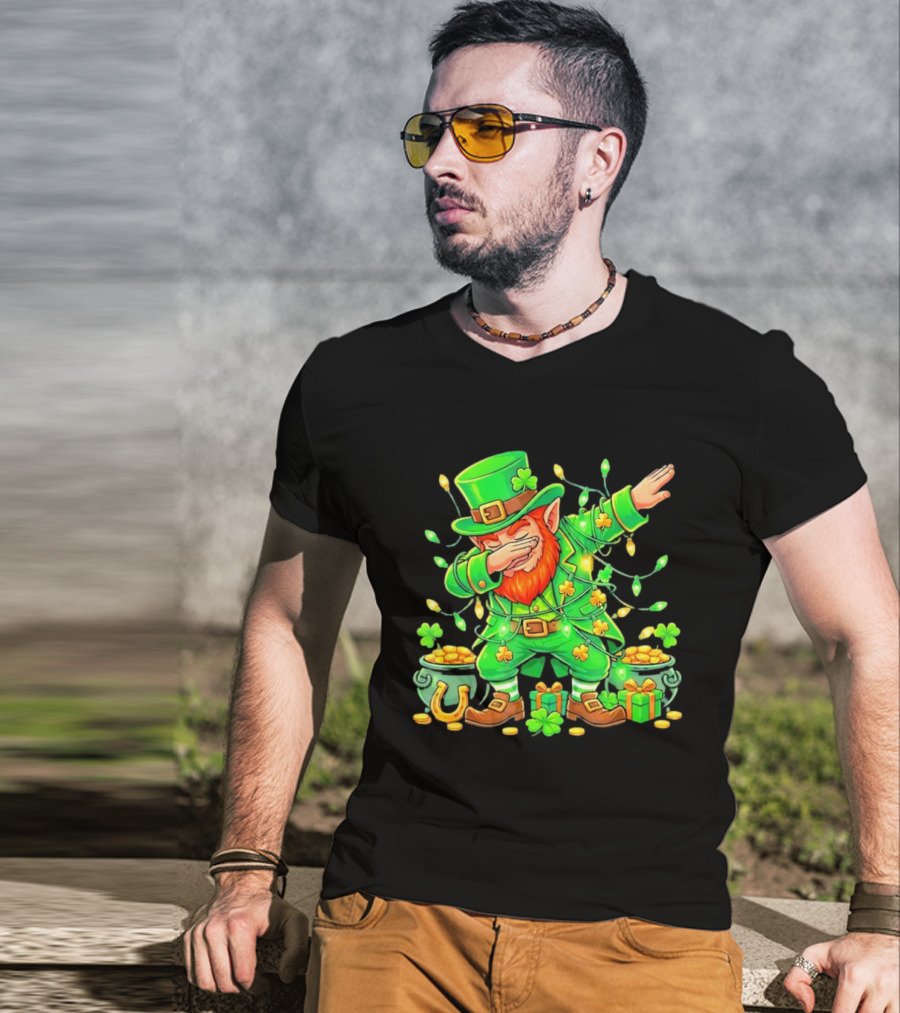 Dabbing Leprechaun St Patricks Day Lights Gold Pot Clover T-Shirt