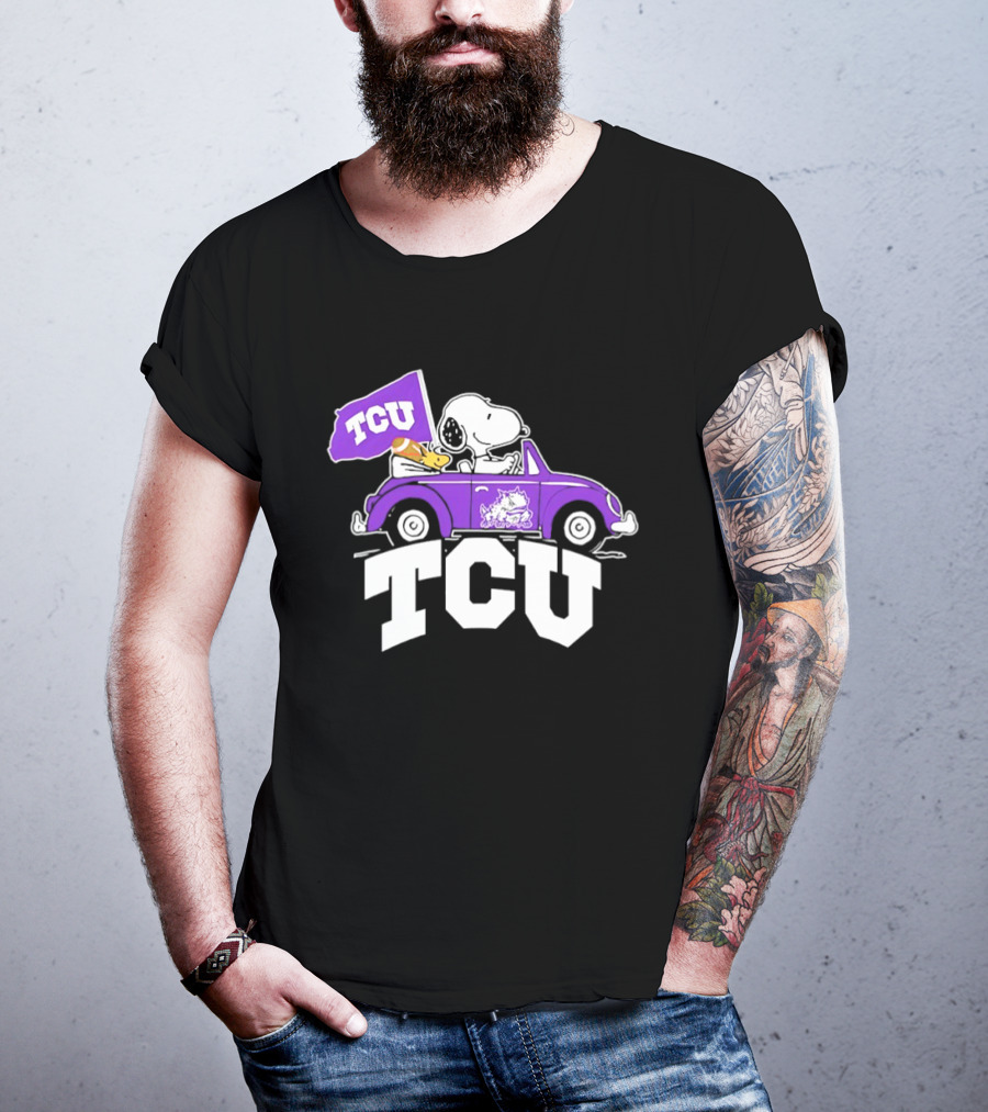 Snoopy Woodstock Driving Purple Car TCU Horned Frogs Flag T-Shirt