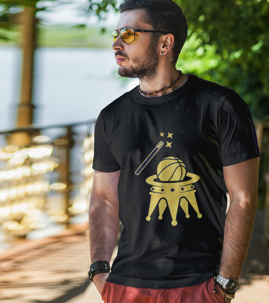 LeBron James Los Angeles Lakers Basketball King James Vintage Magic Wand Crown T-Shirt