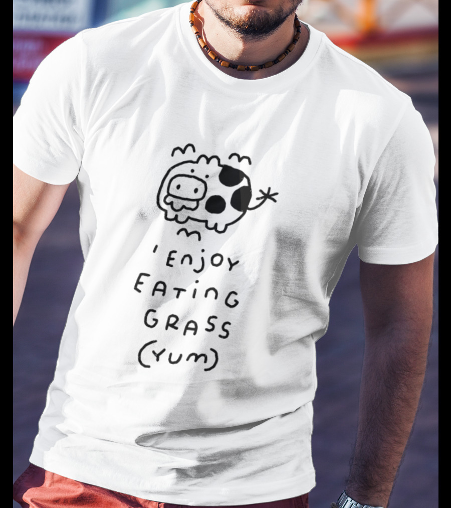 Cute Cow Enjoy Eating Grass Yum Text Cow Pattern Fun Phrase T-Shirt