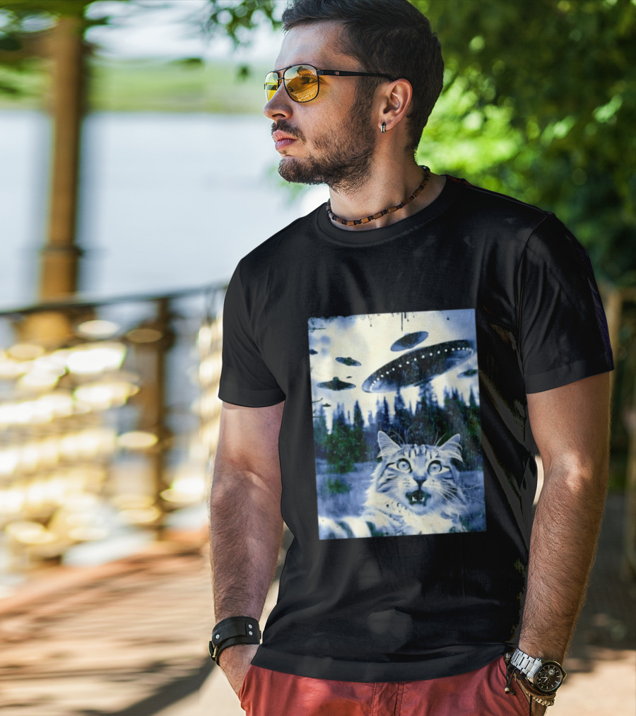 UFO Cat Extraterrestrial Surprise Scene T-Shirt