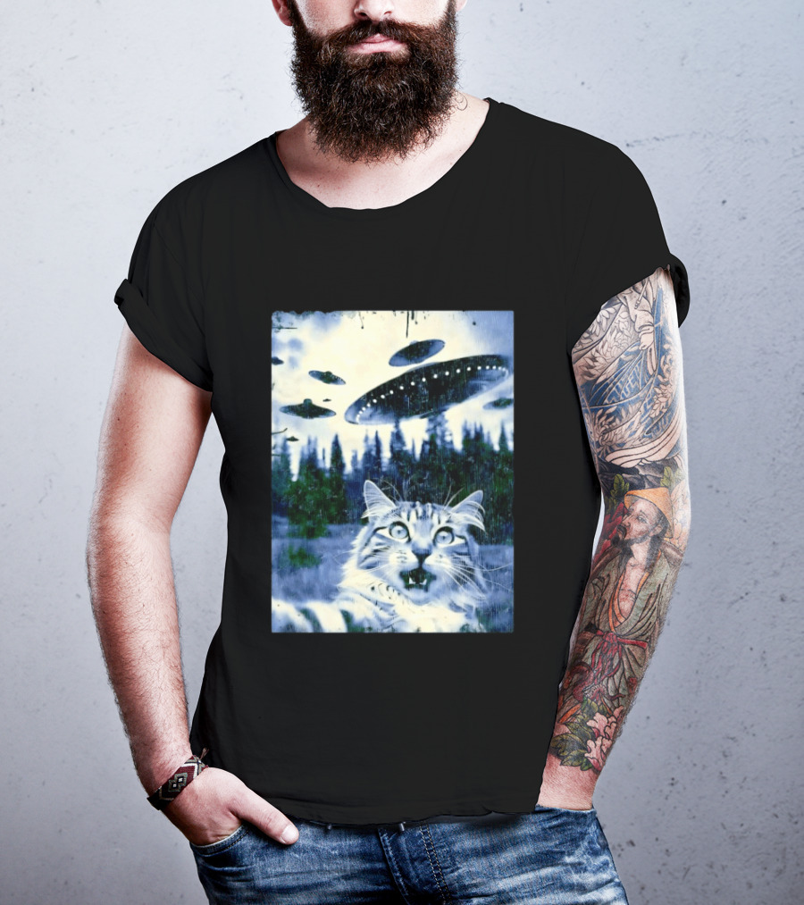 UFO Cat Extraterrestrial Surprise Scene T-Shirt