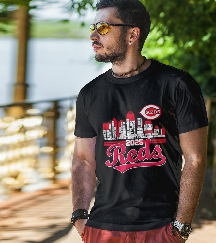 Cincinnati Reds Skyline Players 2025 Reds T-Shirt