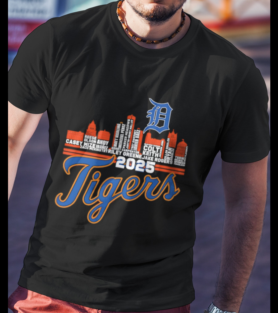 Detroit Tigers 2025 City Skyline Baseball Players T-Shirt