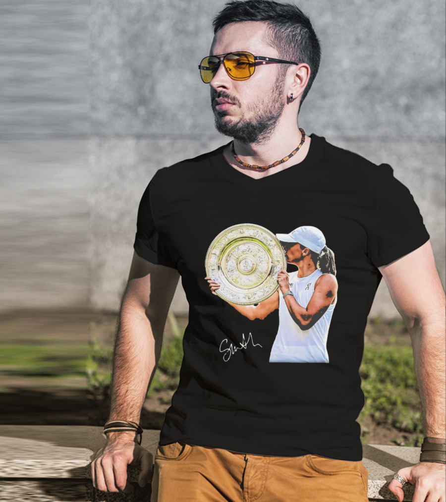 Iga Swiatek Wimbledon Champion Trophy Celebration T-Shirt