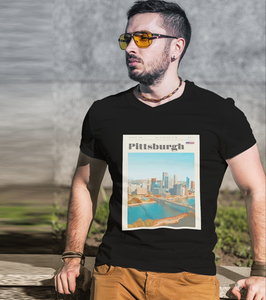 Pittsburgh Issue No 1 USA Flag 40.4°N 80.0°W Skyline T-Shirt