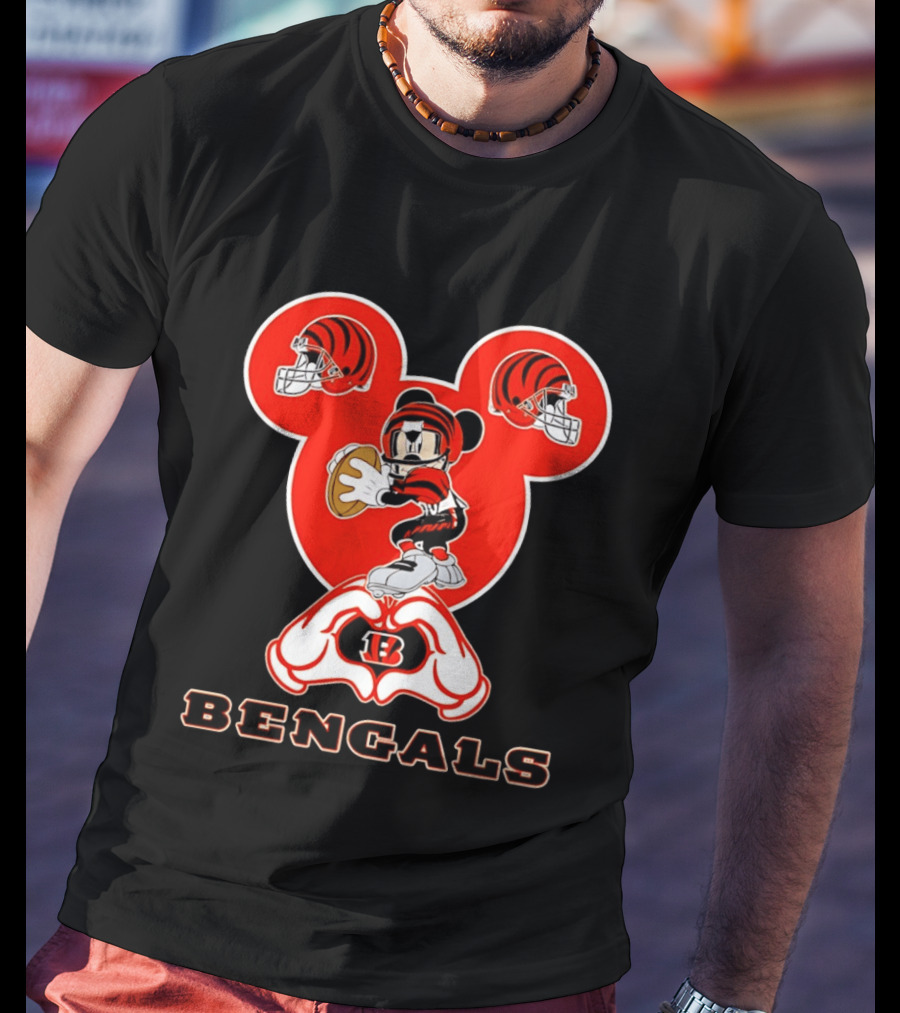 Cincinnati Bengals Mickey Mouse Football Heart Hands T-Shirt