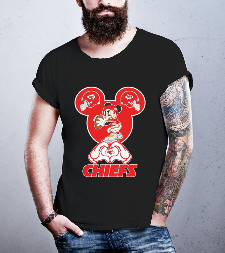 Kansas City Chiefs Mickey Mouse Football Love Heart Hands T-Shirt