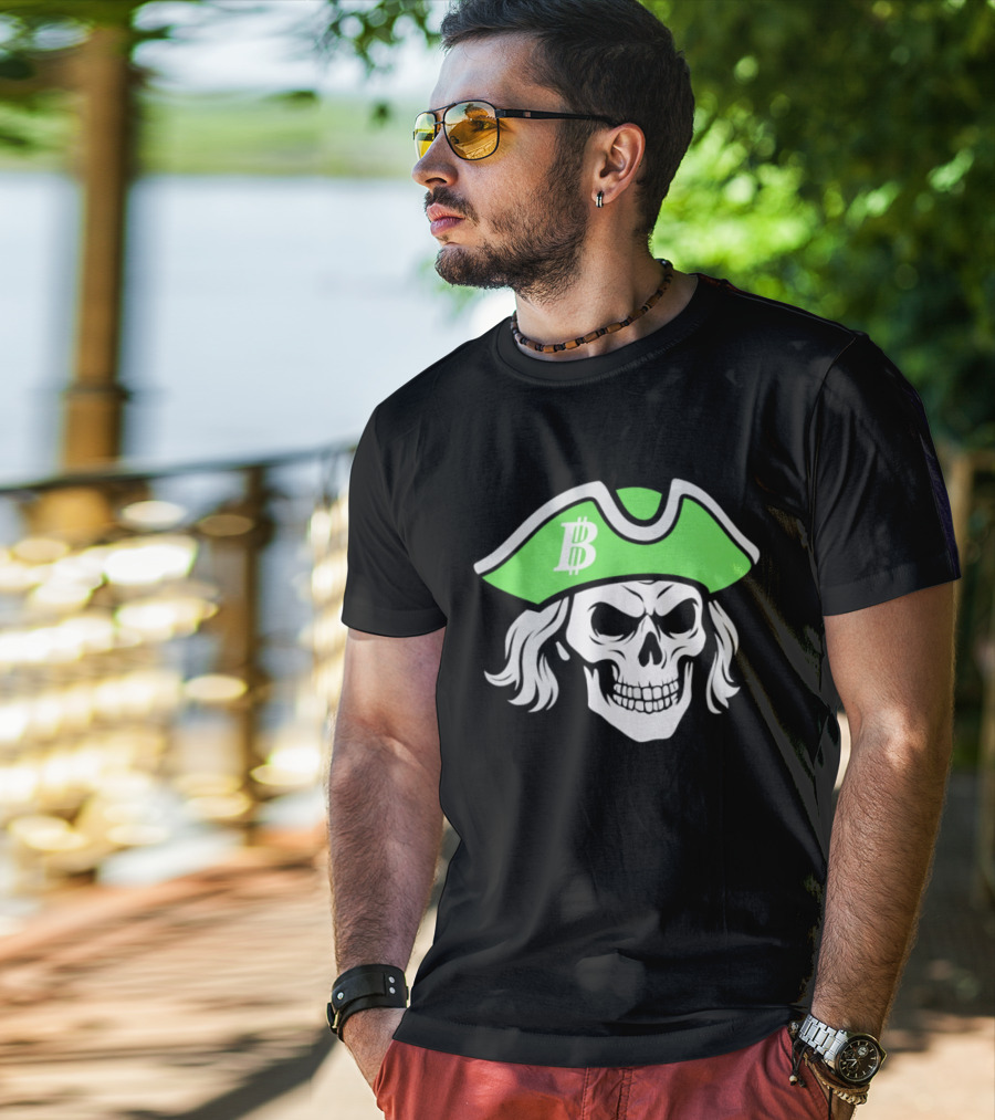 Pennsylvania Benjamins Skull With Pirate Hat Featuring Bitcoin T-Shirt