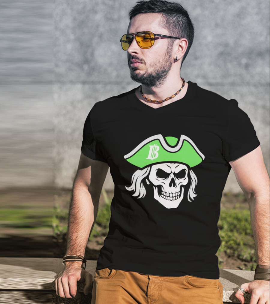 Pennsylvania Benjamins Skull With Pirate Hat Featuring Bitcoin T-Shirt