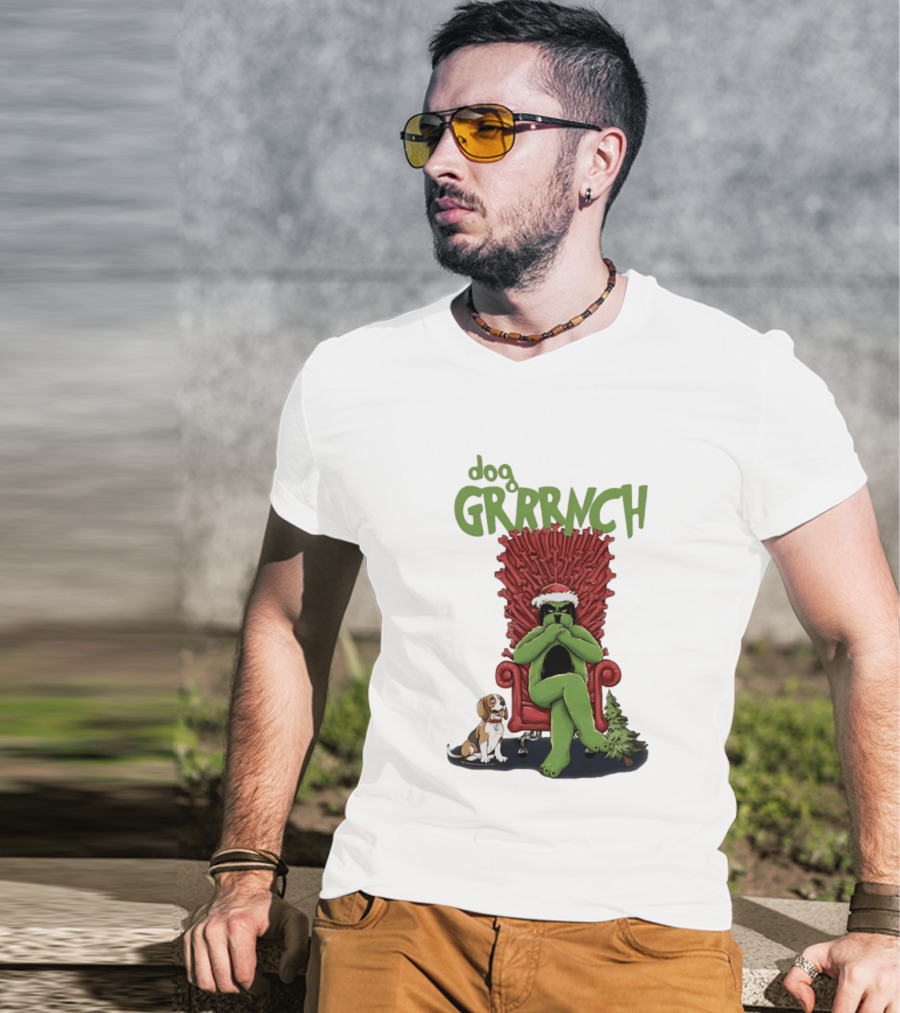 Dog GRRRINCH Christmas Throne Santa Hat Beagle T-Shirt