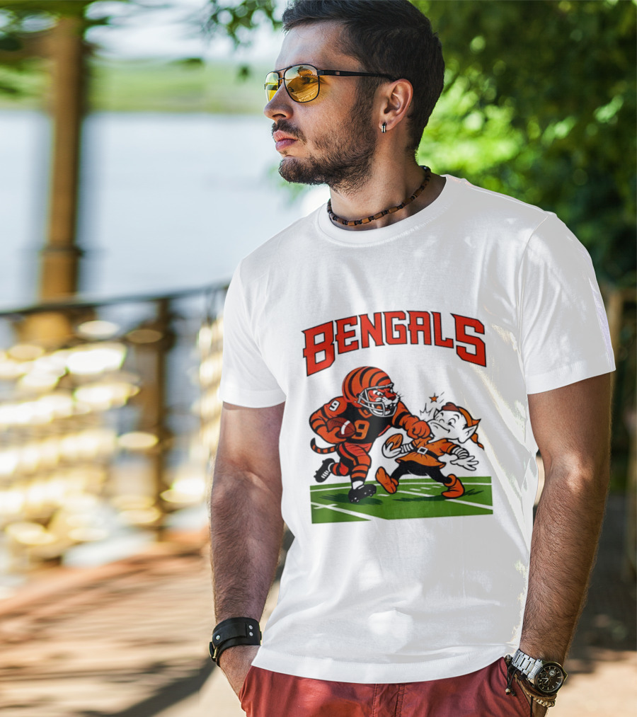 Bengals Tiger Player Tackling Browns Elf Cleveland Rivalry T-Shirt