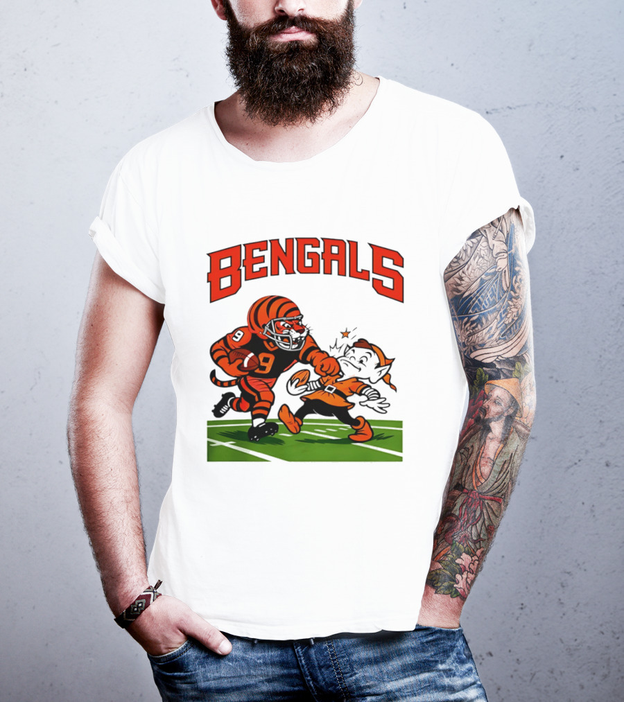 Bengals Tiger Player Tackling Browns Elf Cleveland Rivalry T-Shirt