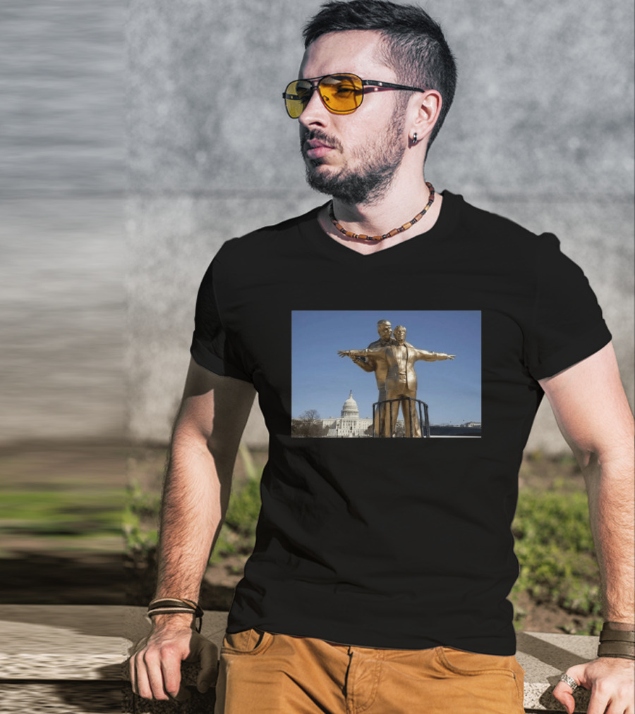 Top Trump Epstein Titanic Capitol Hill Statue T-Shirt
