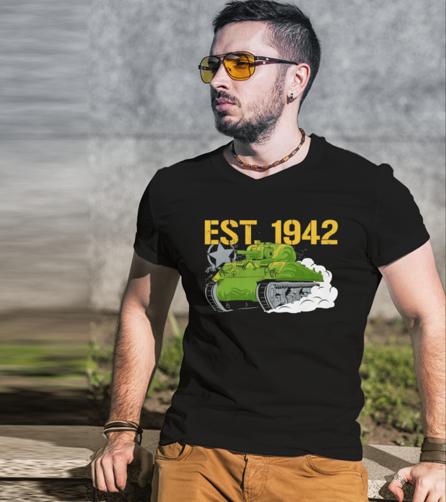 WW2 Sherman Tank EST 1942 World War II Historical Vehicle T-Shirt