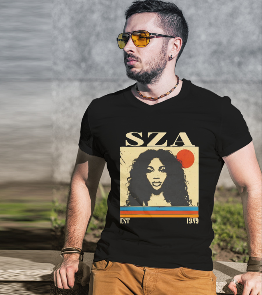 SZA EST 1989 Vintage Style Portrait With Retro Sun And Stripes T-Shirt