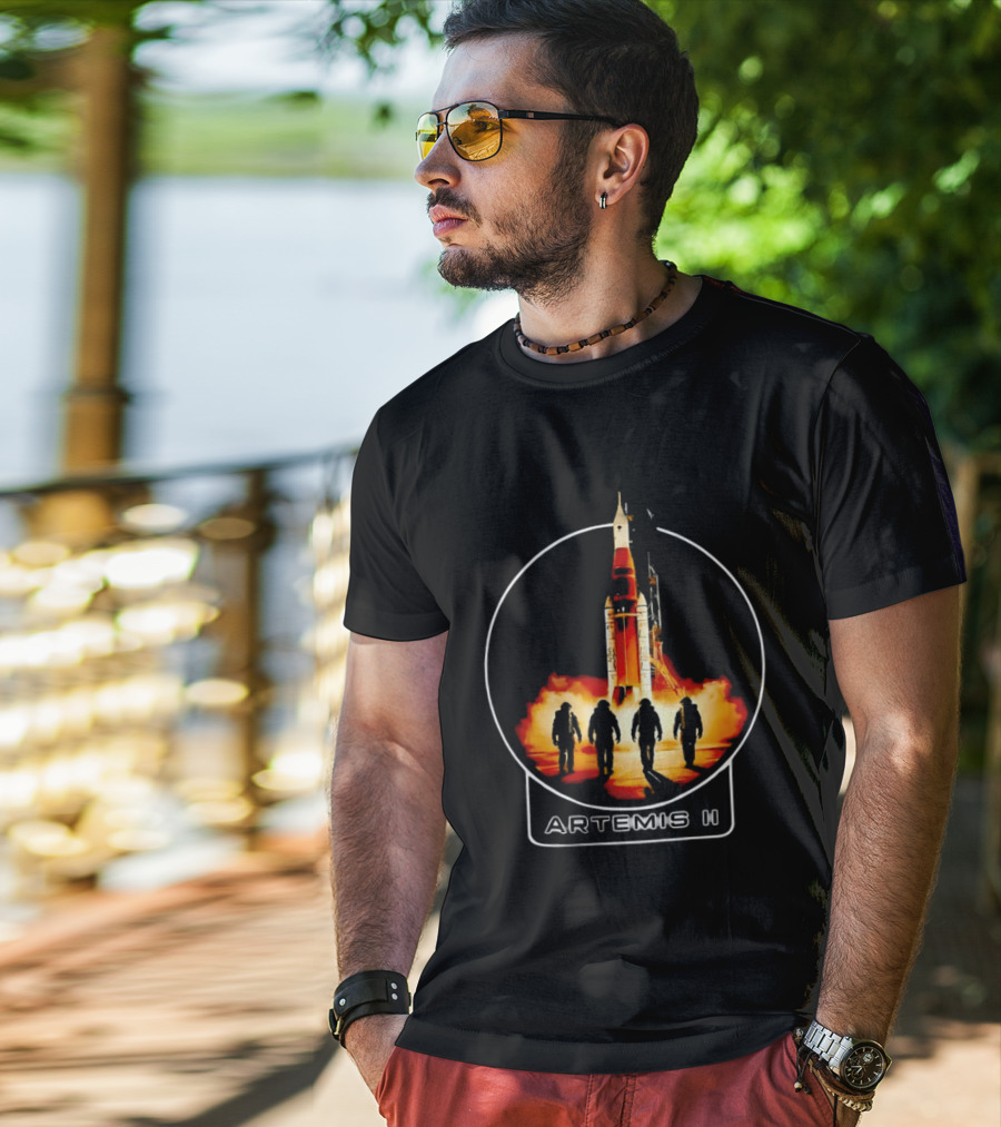 Artemis II Rocket Launch Astronauts And Liftoff T-Shirt