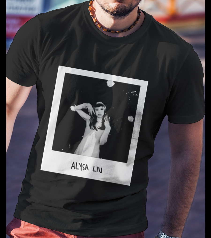 Laufey Alysa Liu 2026 Vintage Monochrome Photography T-Shirt