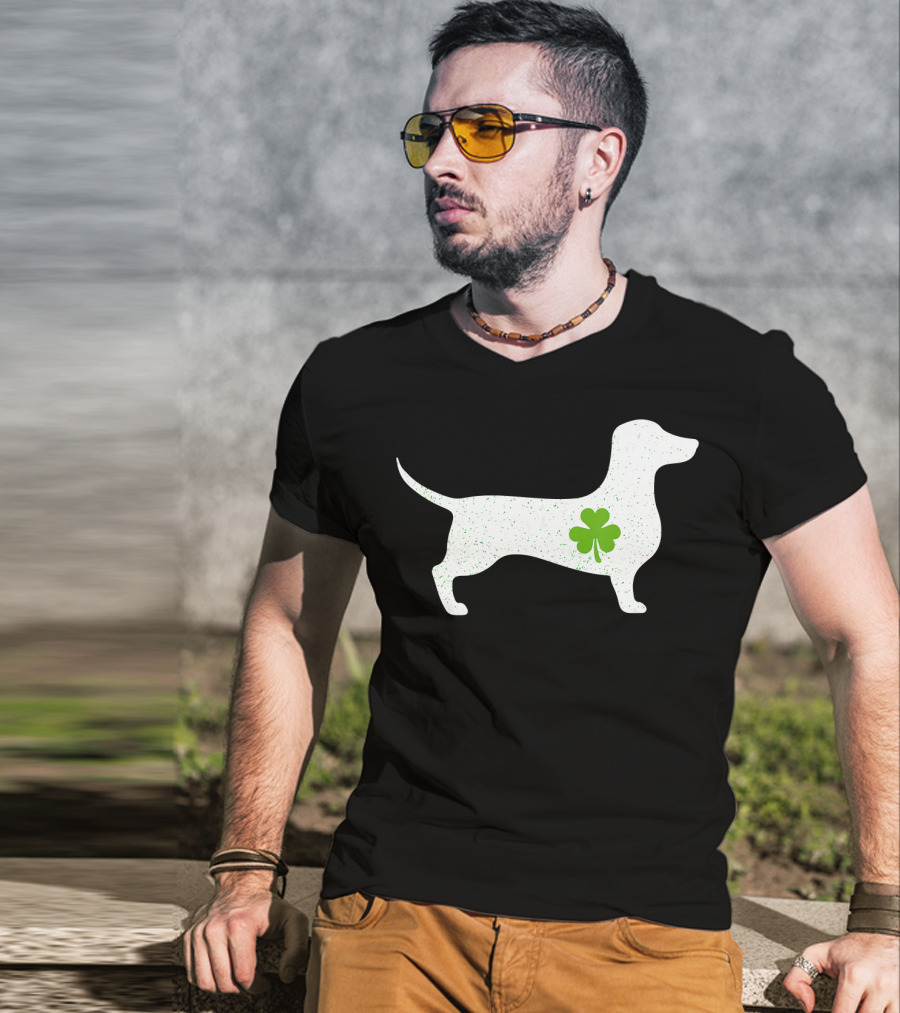 Dachshund St Patricks Day Lucky Mama Mom Dog Shamrock T-Shirt