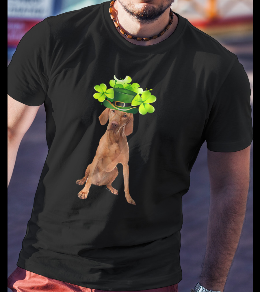 St Patricks Day Hungarian Vizsla Dog With Irish Clover Hat T-Shirt