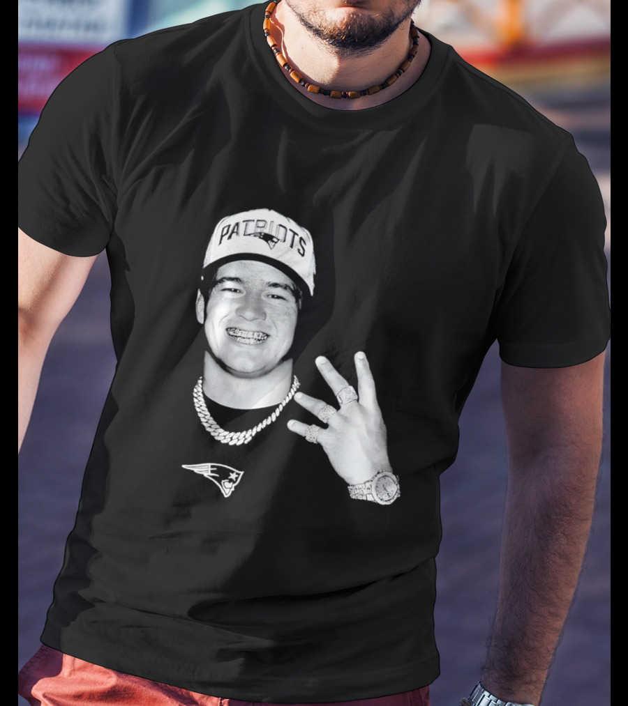 Drake Maye Patriots Cap Rings And Necklace T-Shirt