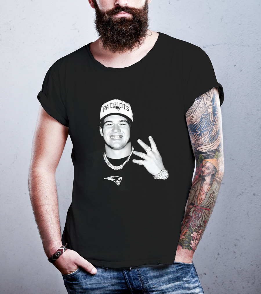 Drake Maye Patriots Cap Rings And Necklace T-Shirt