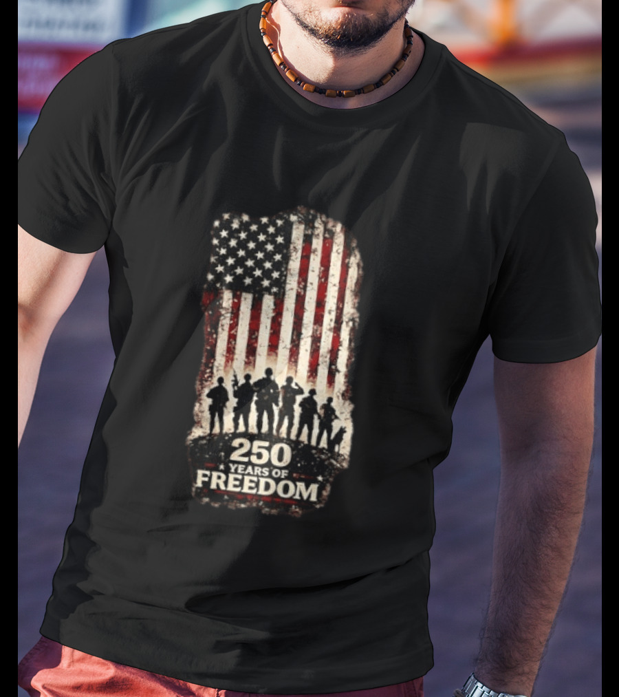 250 Years Of Freedom USA Flag Soldiers T-Shirt