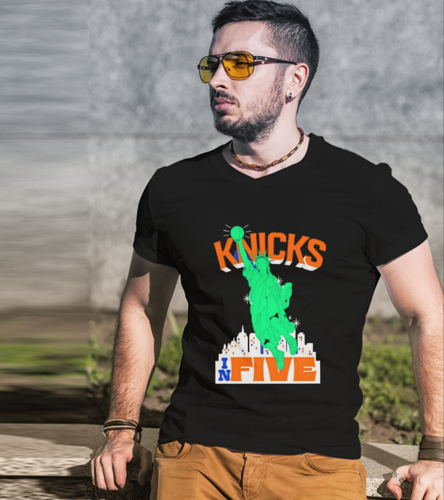 Knicks Statue Of Liberty Dunk In Five Basketball Cartoon Skyline T-Shirt