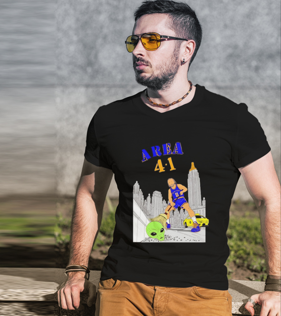 AREA 4 1 Jalen Brunson New York Knicks Vs Alien San Antonio Spurs T-Shirt