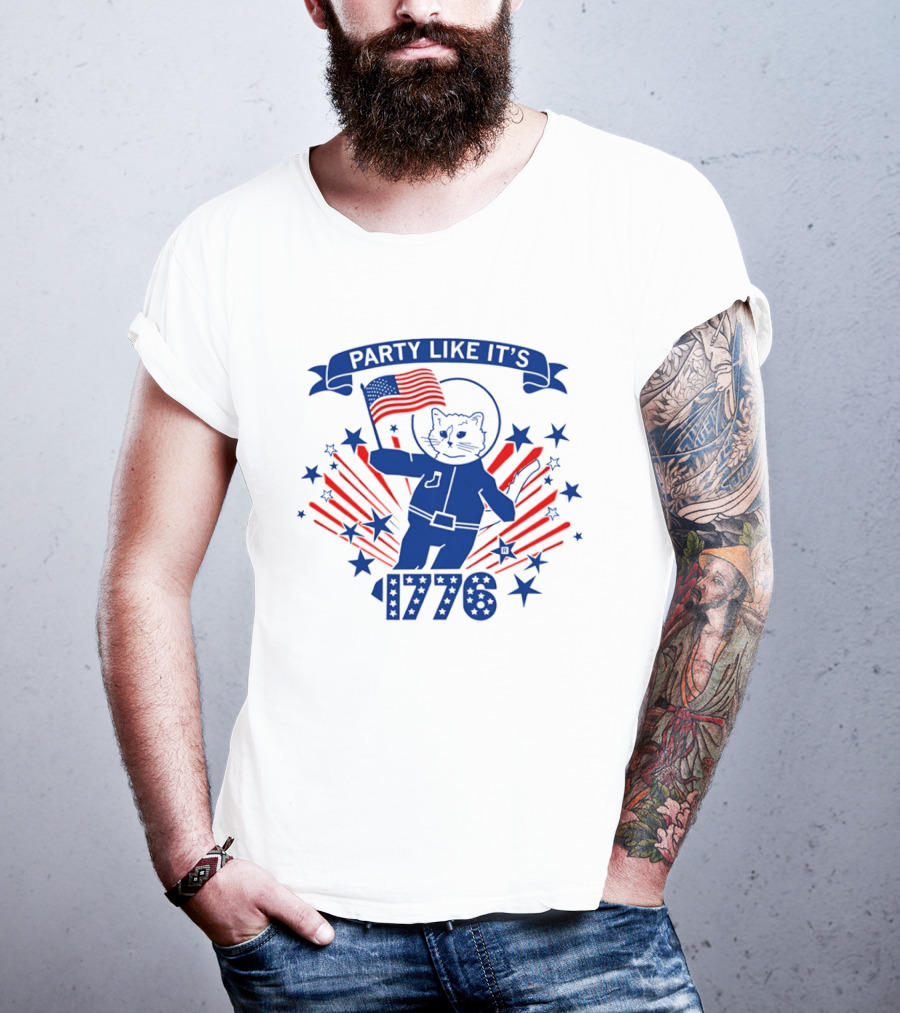 Party Like It's 1776 Astronaut Cat Holding American Flag With Stars T-Shirt