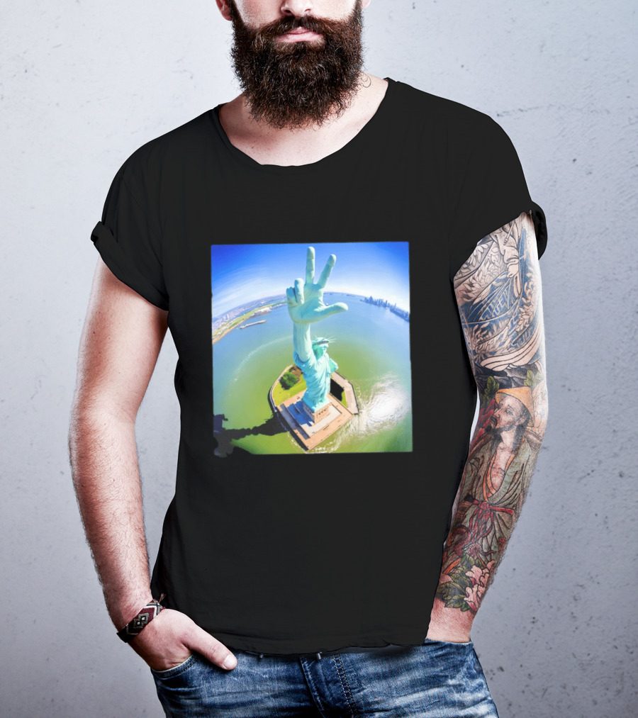 Jalen Brunson Statue Of Liberty Victory Gesture Photo T-Shirt
