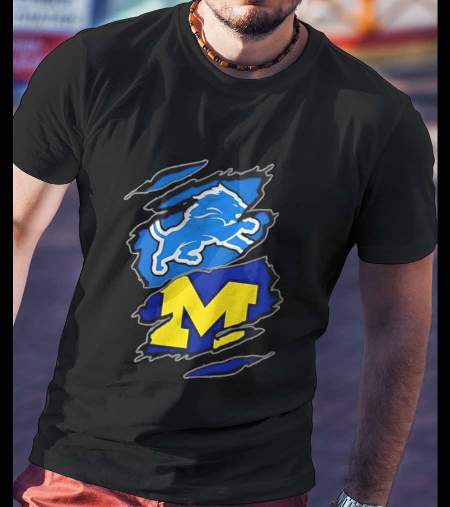 Detroit Lions Michigan Wolverines Two Teams One Heart Scratch T-Shirt