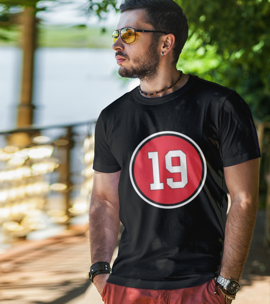 Chicago Blackhawks Jonathan Toews 19 Retirement Commemorative T-Shirt