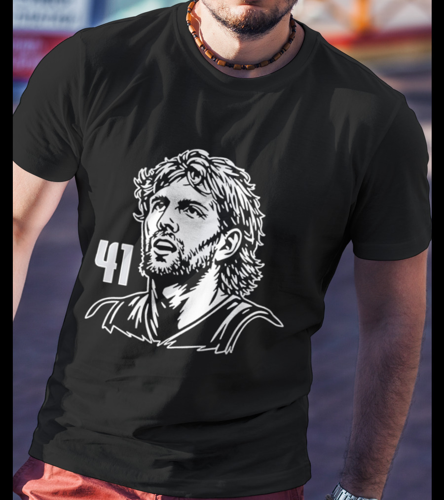 Dirk Nowitzki 41 Dallas Mavericks Headshot T-Shirt
