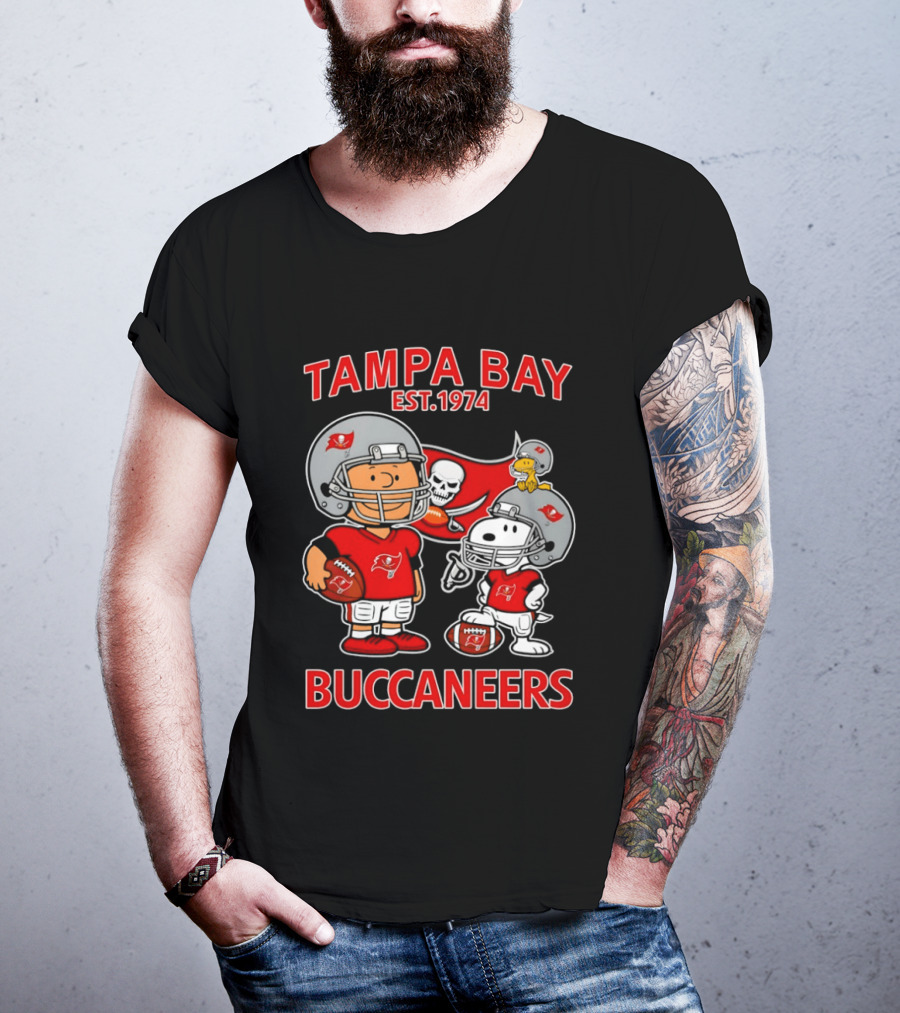 Tampa Bay Buccaneers Snoopy And Charlie Brown EST 1974 T-Shirt