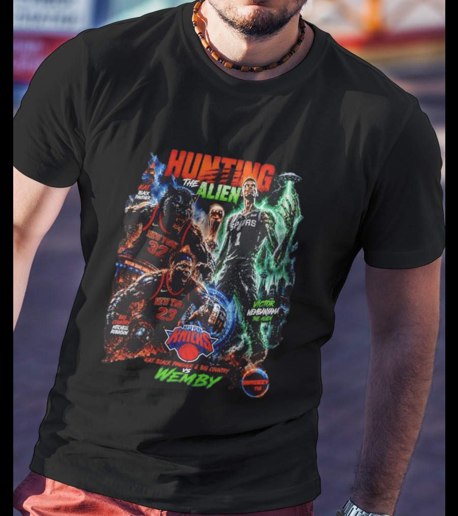 Hunting The Alien KAT Black Panther New York Knicks Mitchell Robinson Vs Wemby Victor Wembanyama T-Shirt