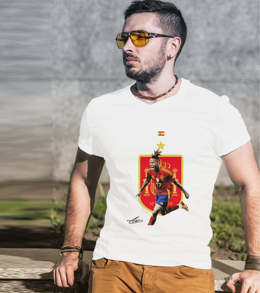 Nico Williams España Número 19 Escudo De La Selección Española Flag T-Shirt