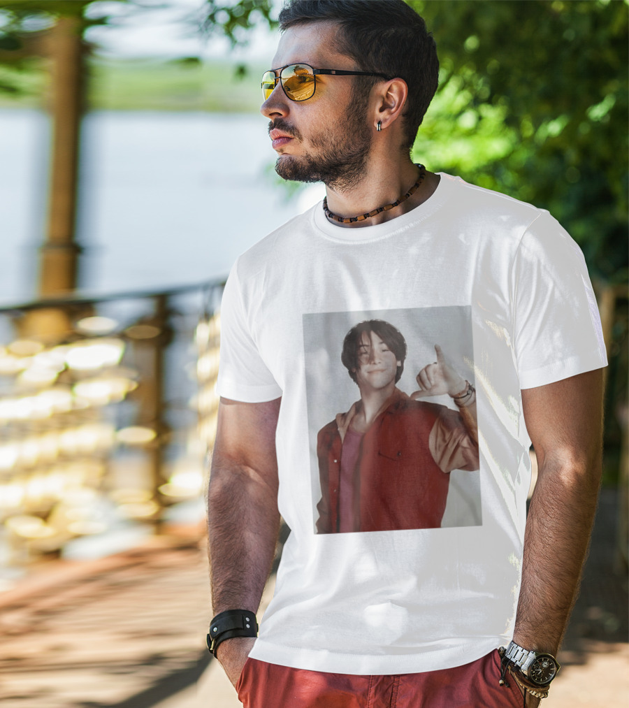 Keanu Reeves Hang Loose 90s Vintage Style Nostalgia Iconic Gesture T-Shirt