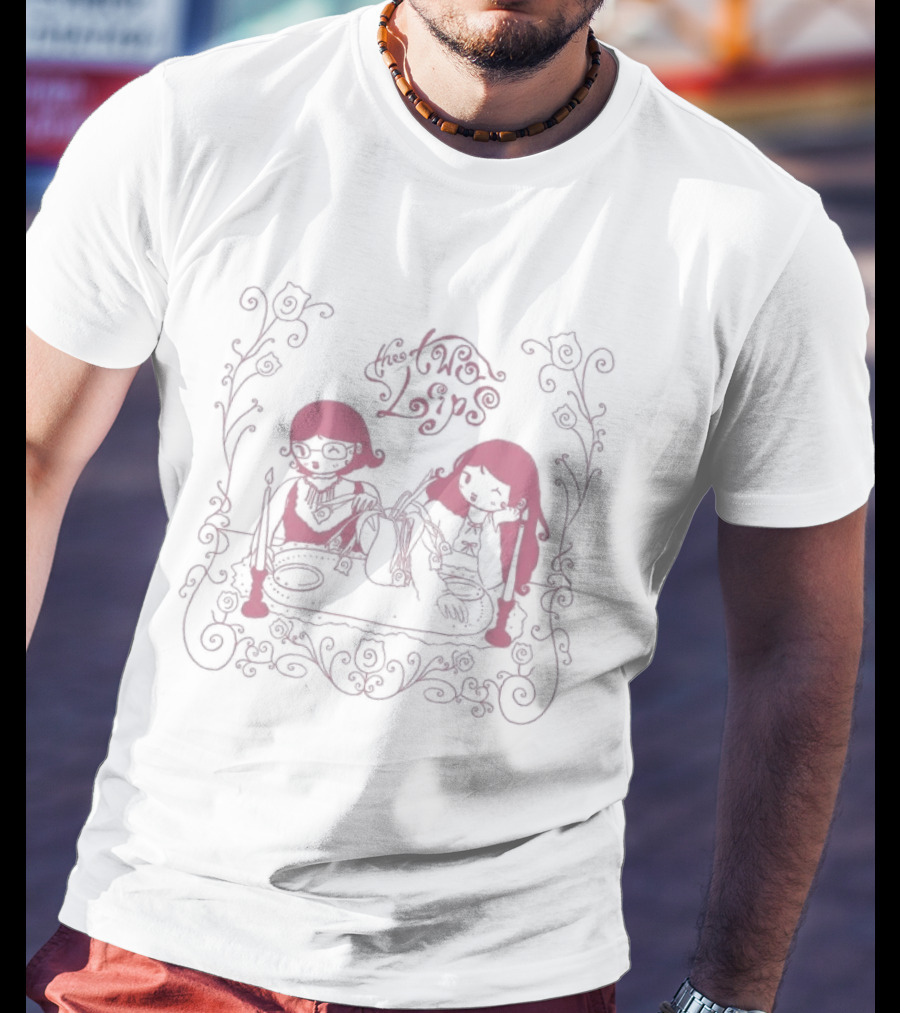 The Two Lips Girl C'mon Vintage Style Decorative T-Shirt