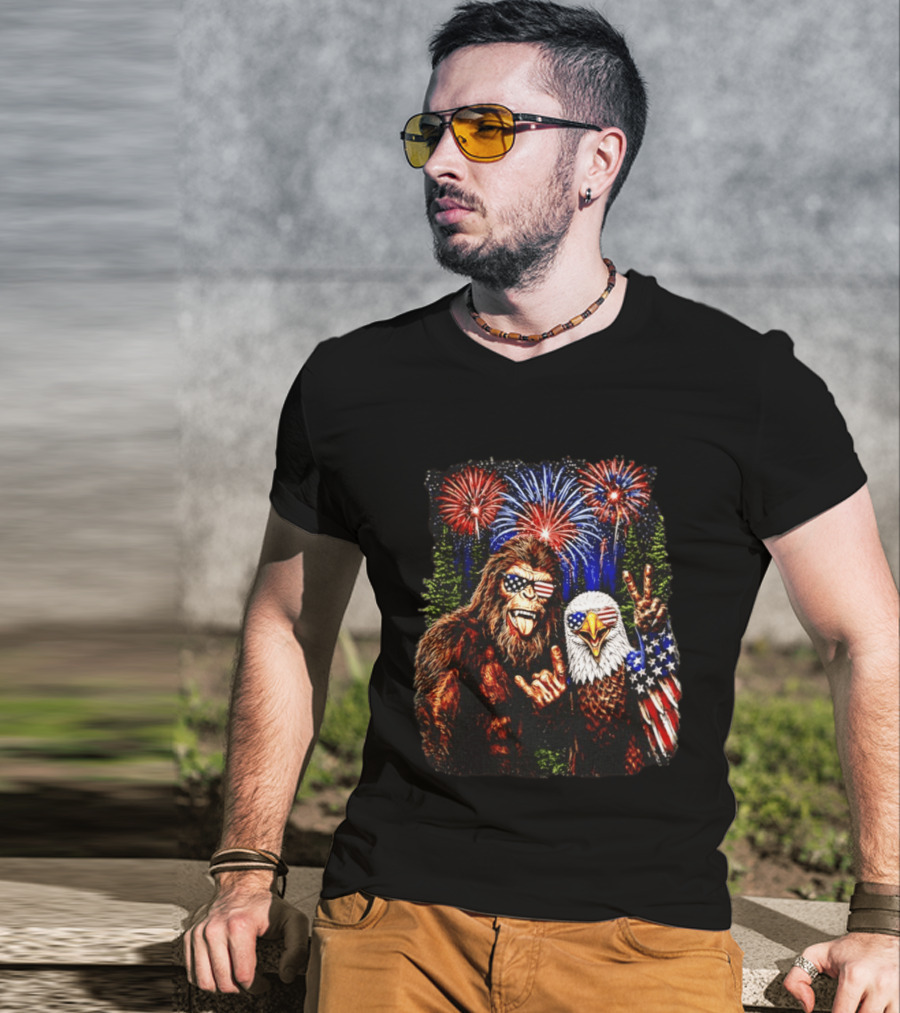 Bigfoot Bald Eagle 4th Of July Fireworks Celebration With American Flag Sunglasses T-Shirt
