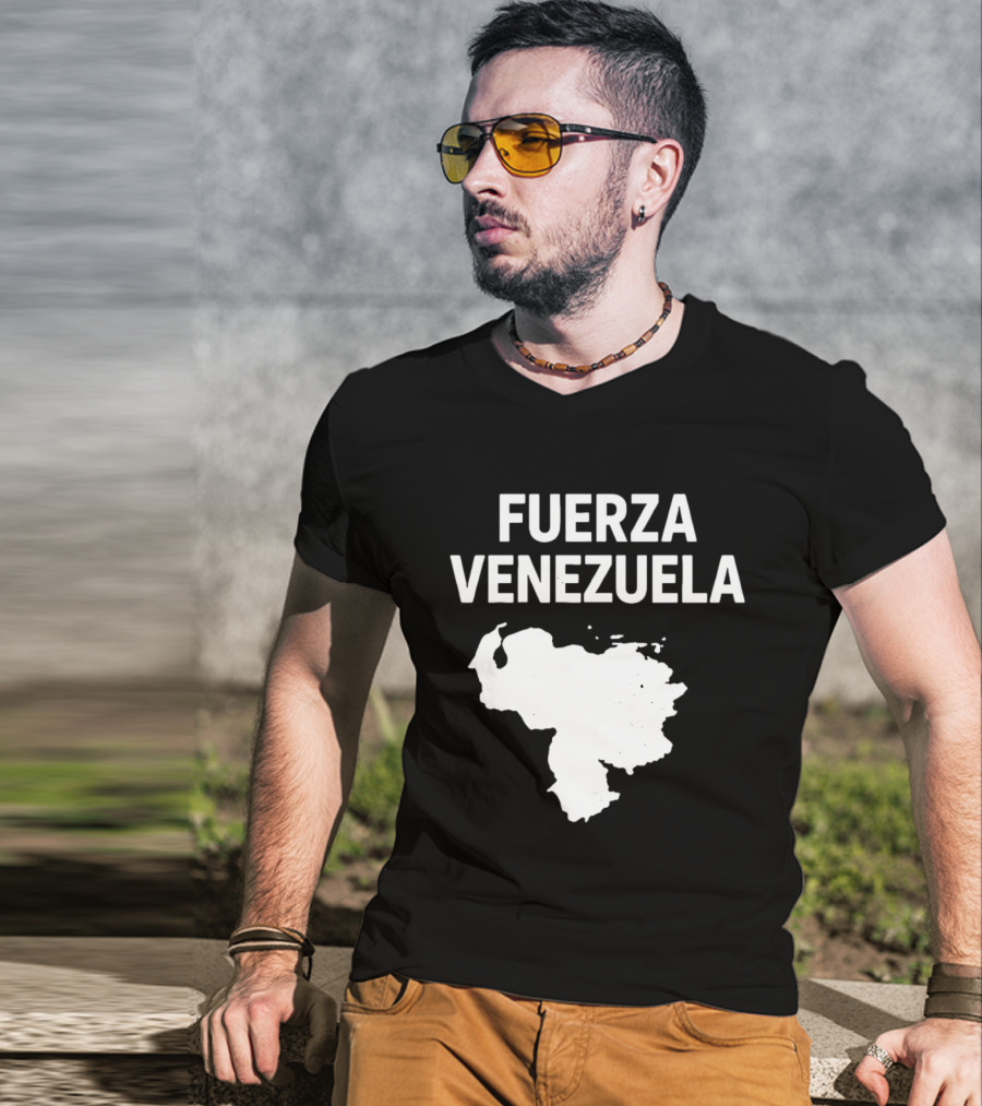 Fuerza Venezuela Map Silhouette Strength Message T-Shirt