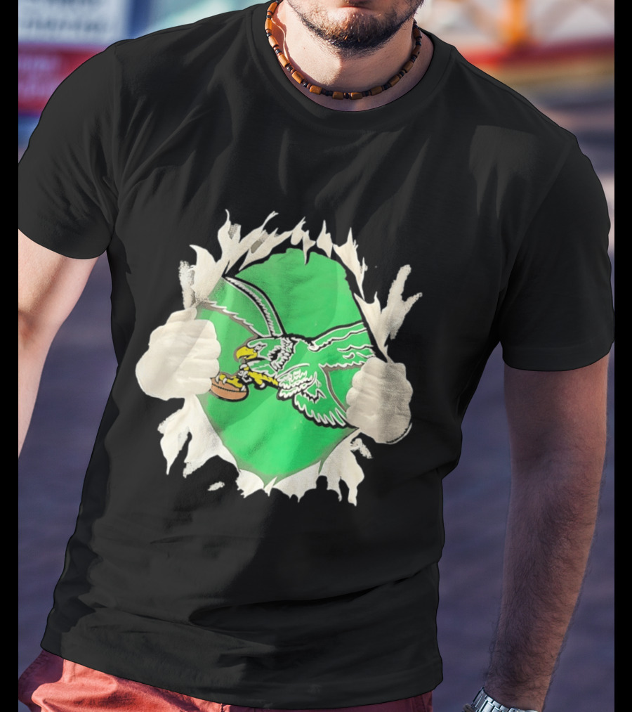 Philadelphia Eagles Vintage Chest Rip Football Fan T-Shirt