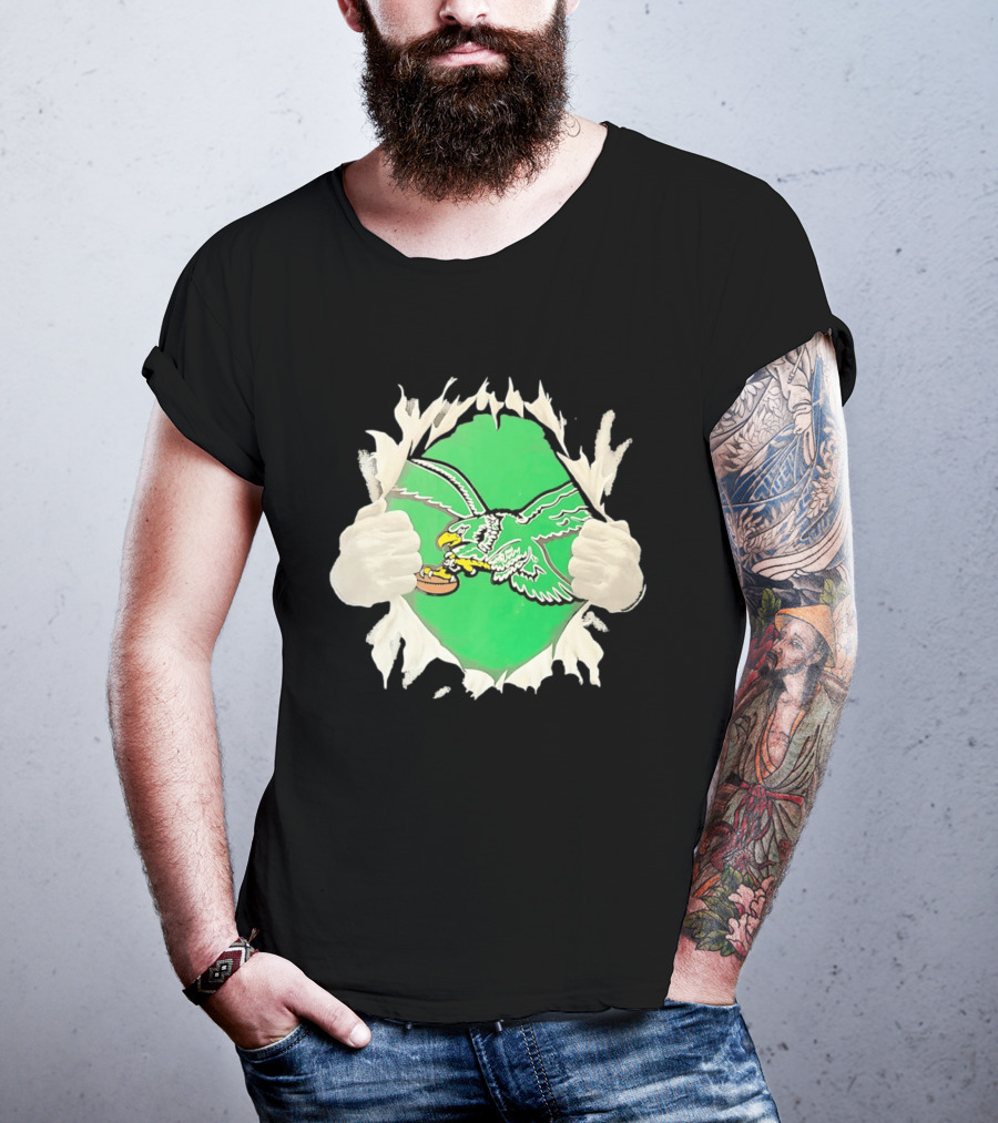 Philadelphia Eagles Vintage Chest Rip Football Fan T-Shirt