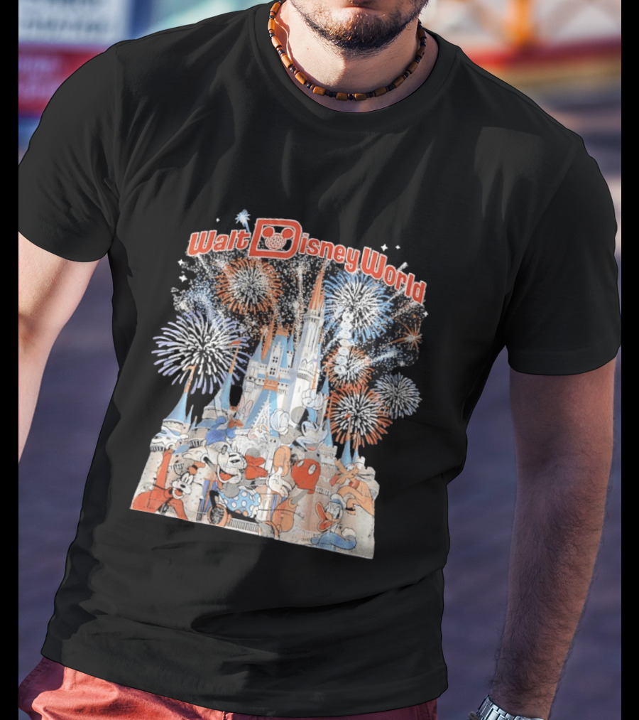 Walt Disney World Castle Fireworks Mickey Minnie Goofy T-Shirt